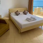Beachfront * Sarandë