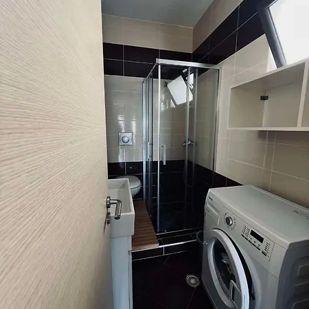 Beachfront Apartament Saranda