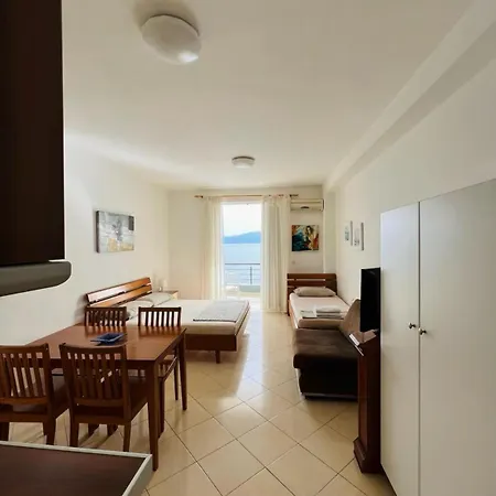 Beachfront * Saranda