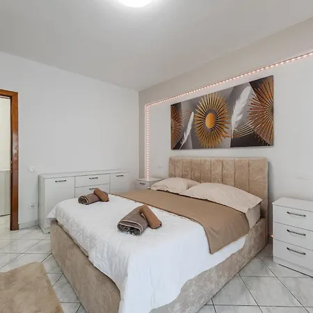 Beachfront Apartament *