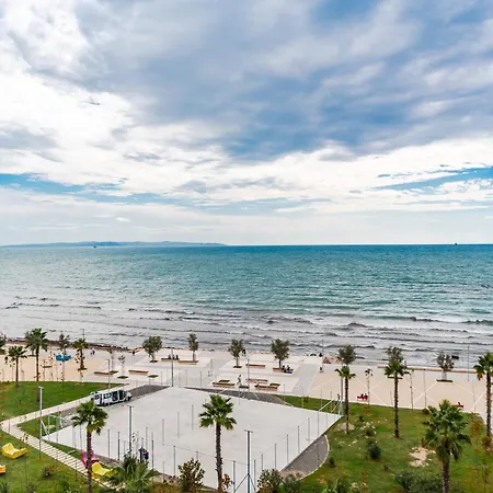 Beachfront Apartament *