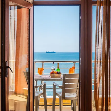 Beachfront Apartament Durrës