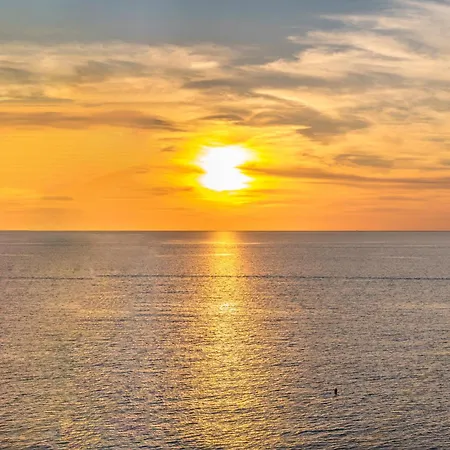 Beachfront Apartament Durrës