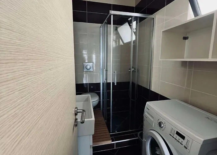 Beachfront Апартаменты Саранда